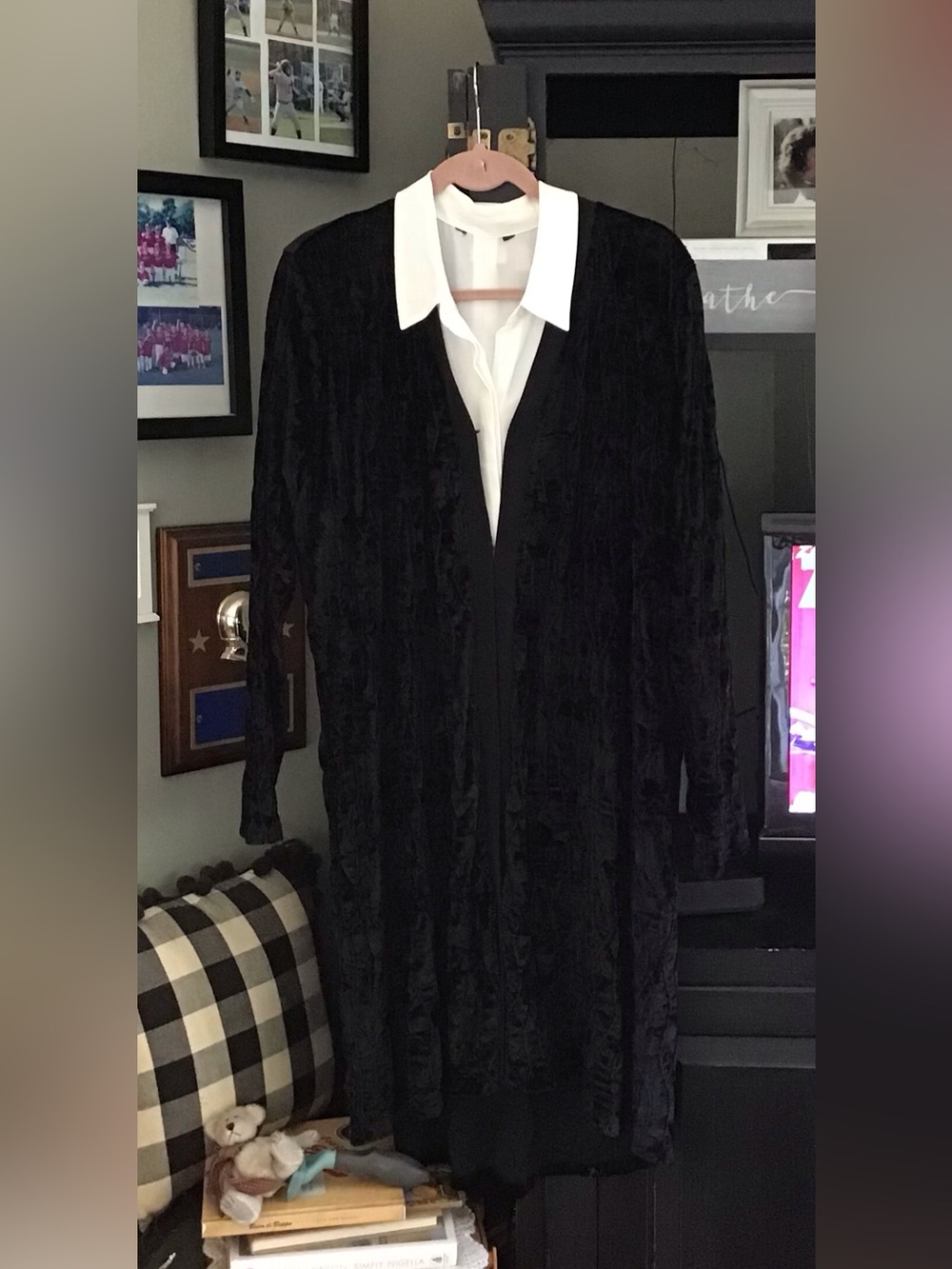 New- LOGO Lavish soft Crushed Velvet Duster, size L, Deep Black